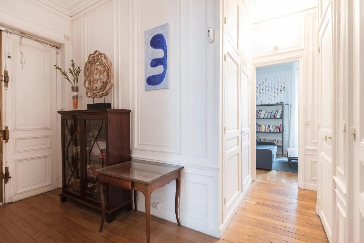 Apartment Guestready - Lovely Bright Flat With Private Patio Paris